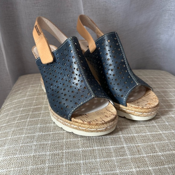 PIKOLINOS BALI LASER CUT WEDGES BLUE - Picture 4 of 13